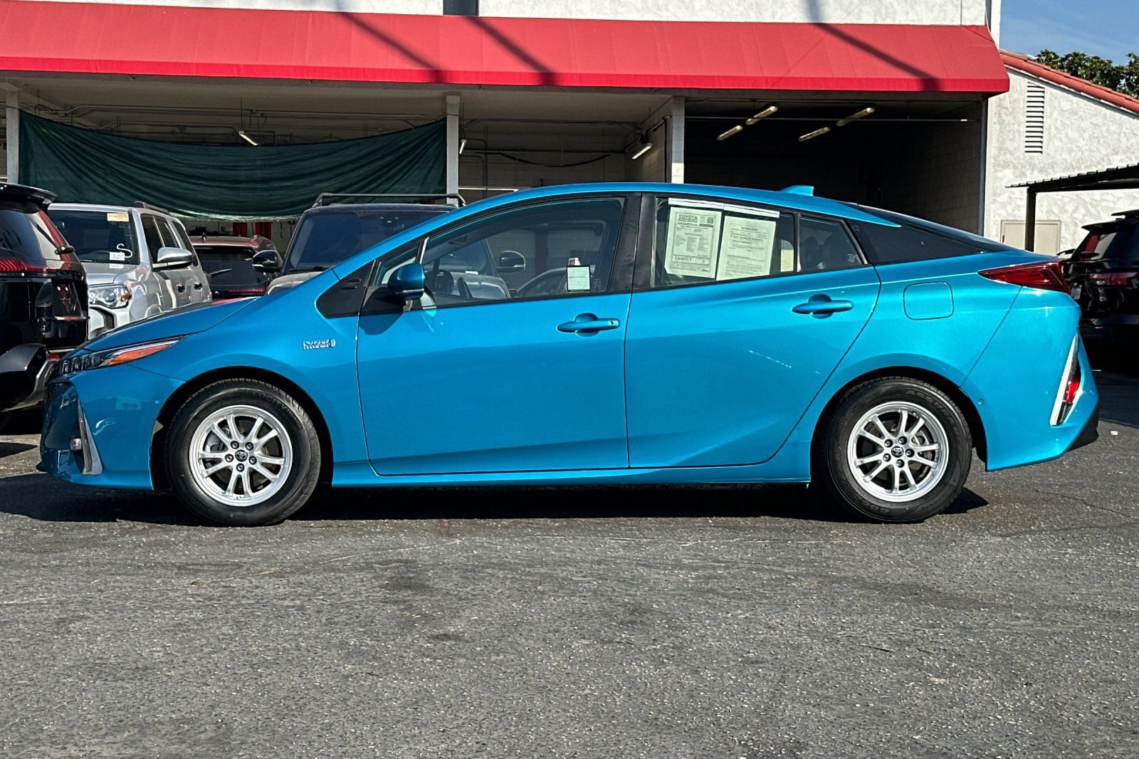 Used 2021 Toyota Prius Prime Limited w/ Carpet Mat Package (TMS) FWD image 7