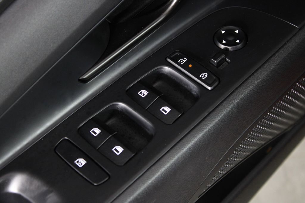 Certified 2025 Hyundai Elantra SEL image 23