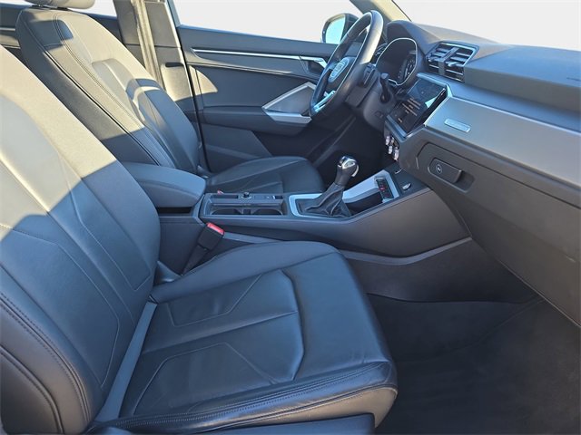 Used 2023 Audi Q3 2.0T Premium image 12