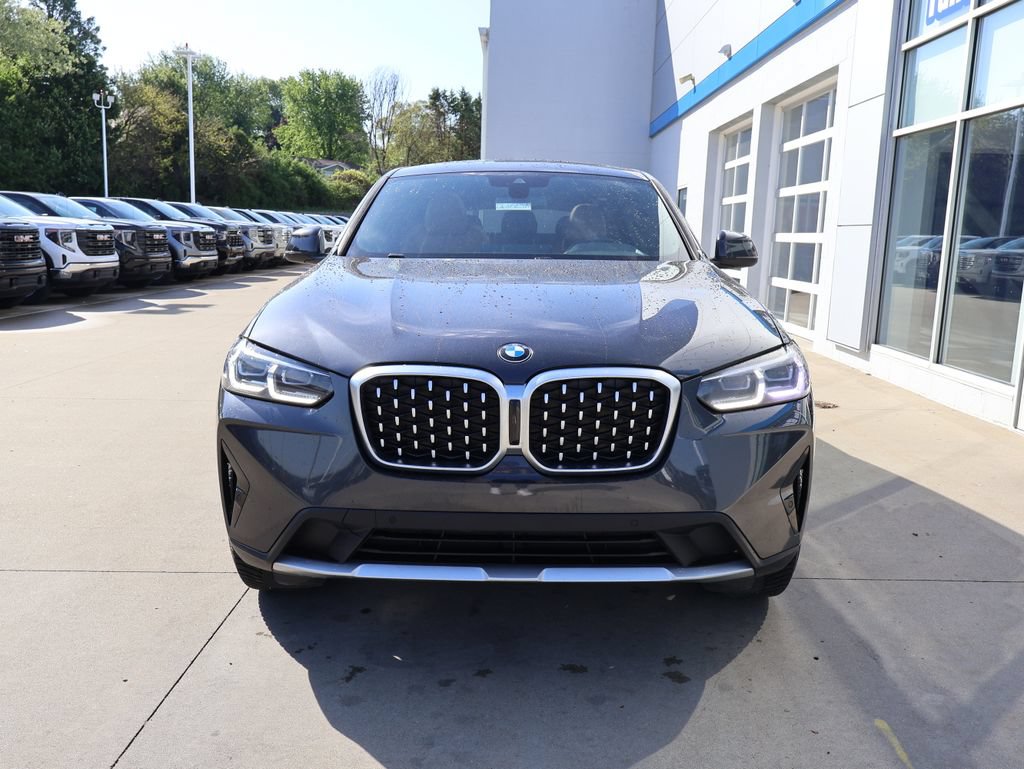Used 2023 BMW X4 xDrive30i w/ Premium Package AWD/4WD image 5