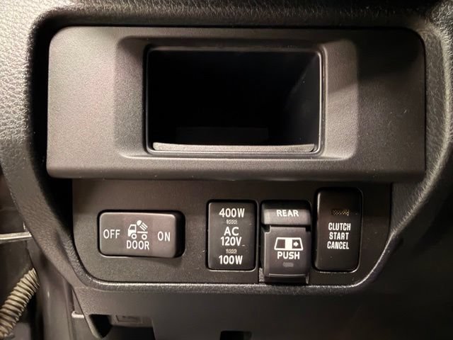 Used 2017 Toyota Tacoma TRD Sport w/ Tow Package AWD/4WD image 21
