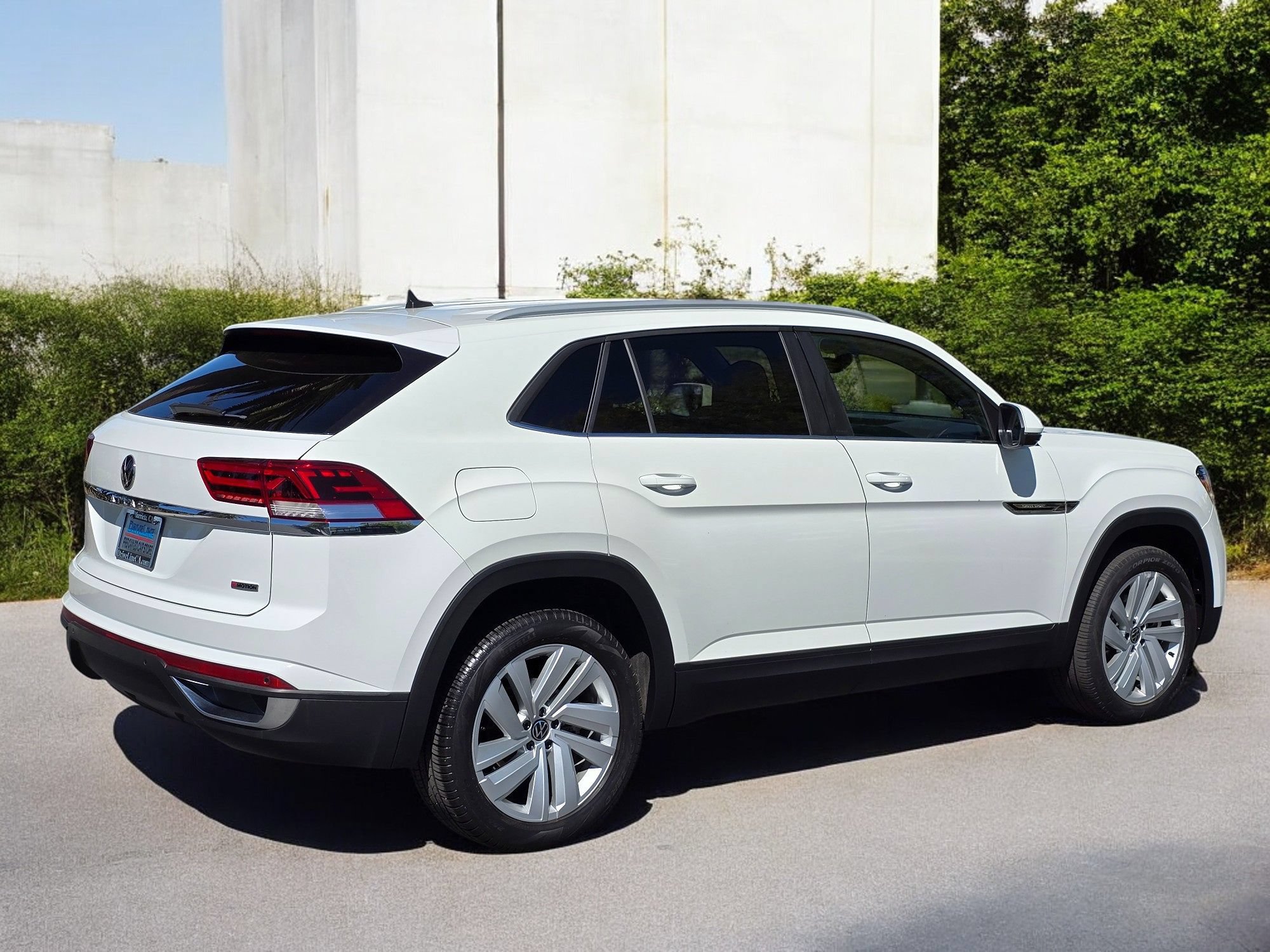 Used 2021 Volkswagen Atlas Cross Sport SE AWD/4WD image 8