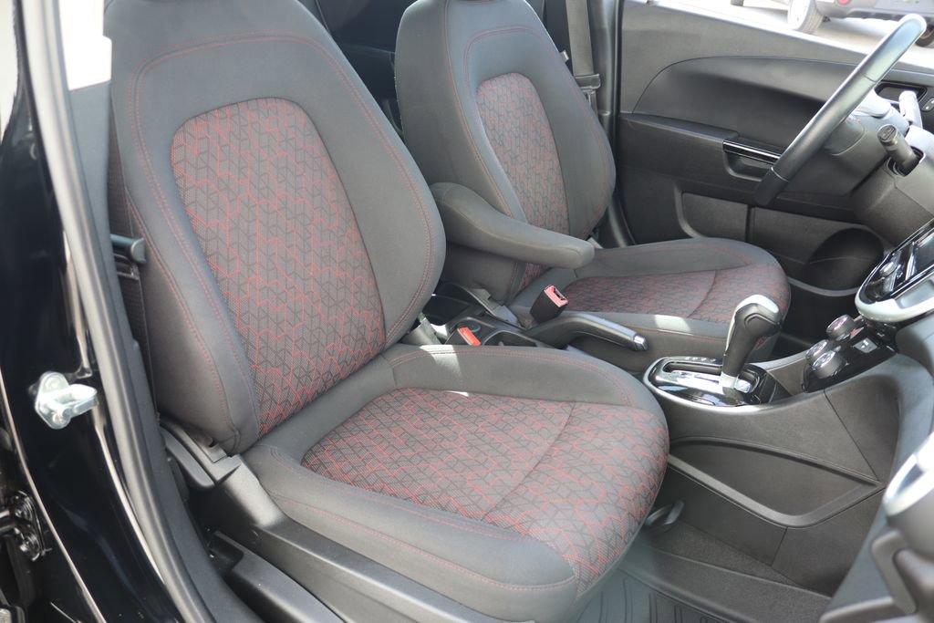 Used 2018 Chevrolet Sonic LT w/ True North Edition FWD image 33