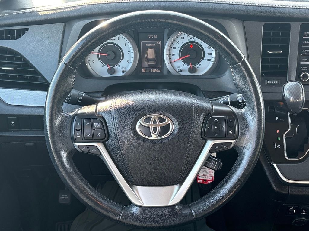 Used 2019 Toyota Sienna SE image 19