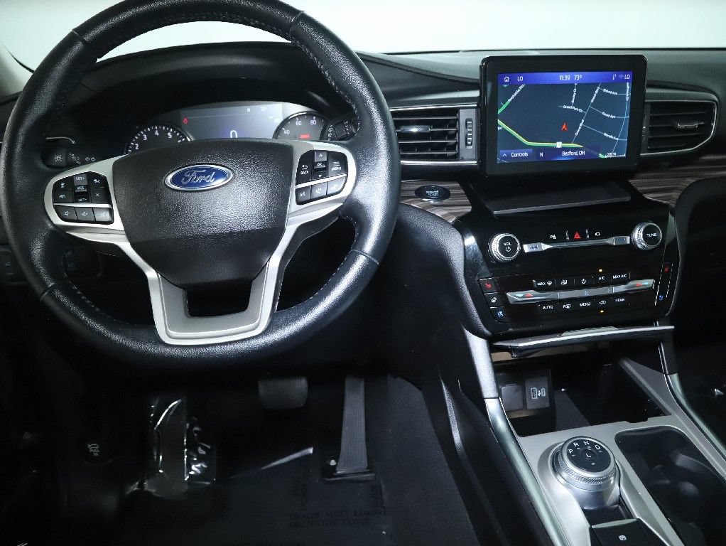 Used 2022 Ford Explorer Limited w/ Equipment Group 301A AWD/4WD image 30