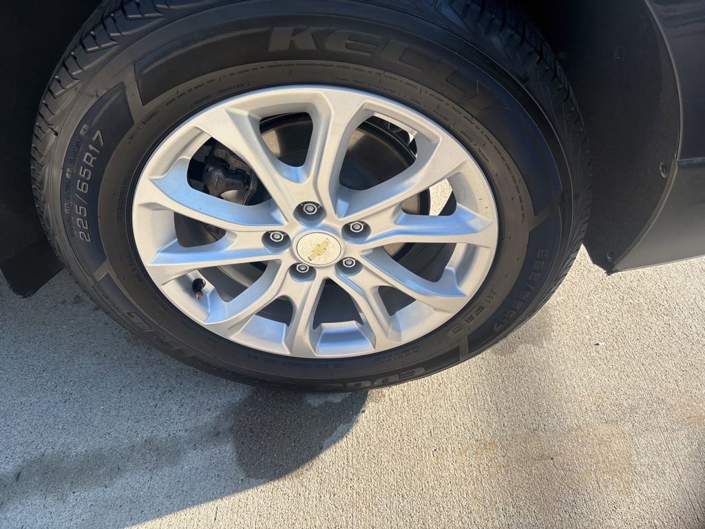 Used 2020 Chevrolet Equinox LS w/ LS Convenience Package image 17