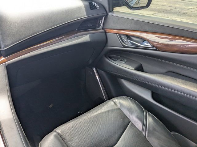 Used 2020 Cadillac Escalade Luxury w/ Escalade Sport Edition RWD image 17