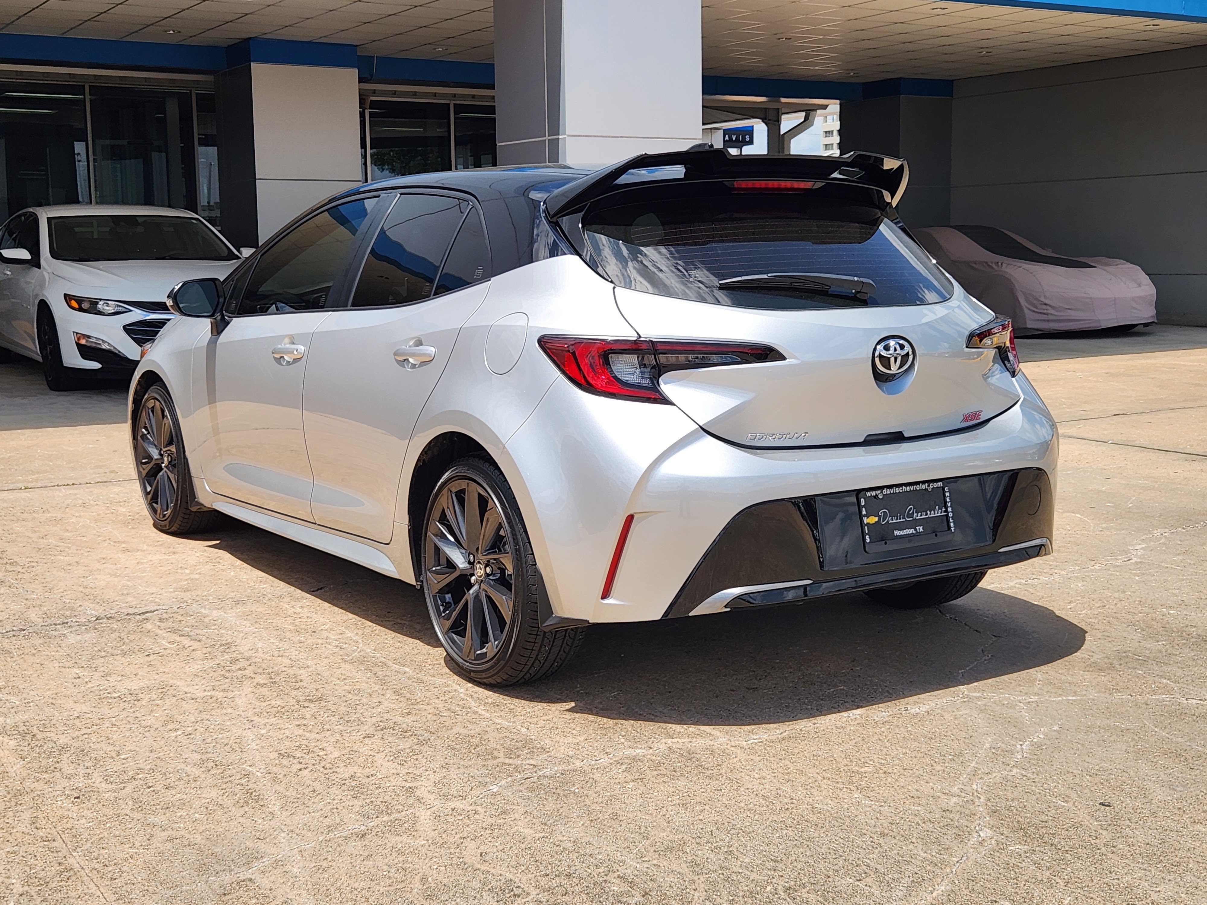 Used 2025 Toyota Corolla XSE FWD image 8