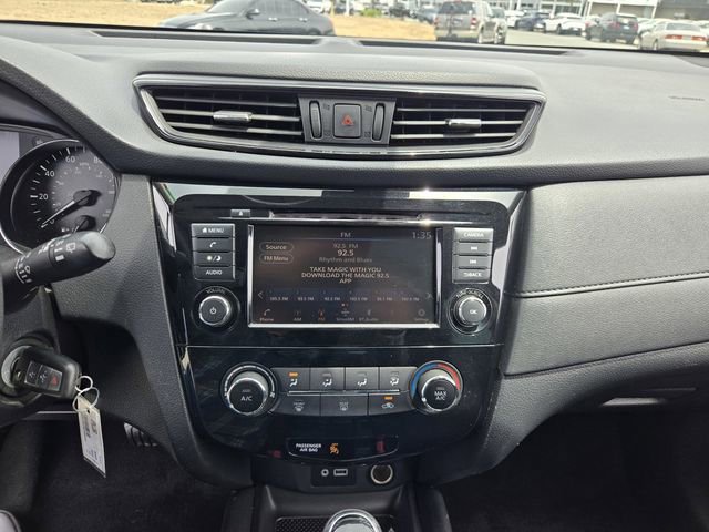 Used 2019 Nissan Rogue S FWD image 16