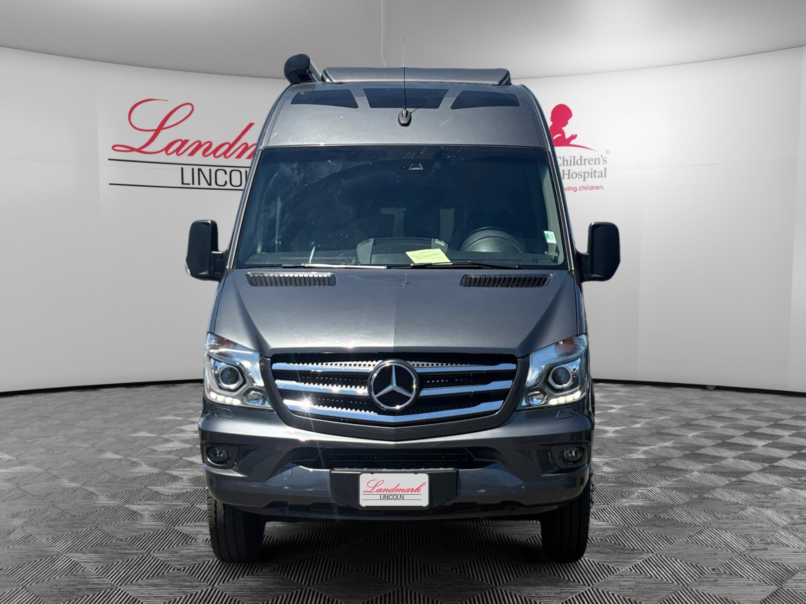 Used 2018 Mercedes-Benz Sprinter 3500 image 8