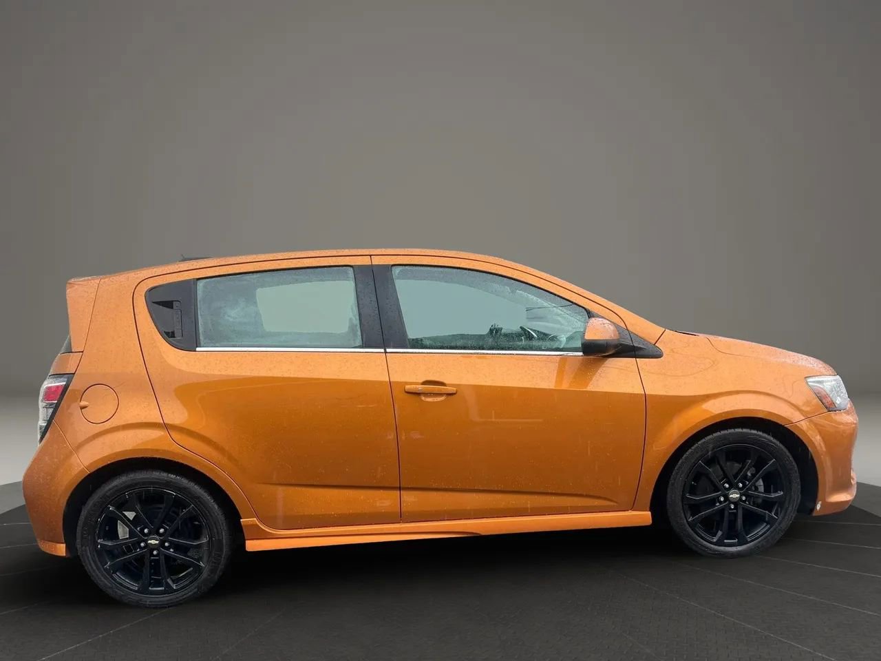 Used 2017 Chevrolet Sonic Premier FWD image 4