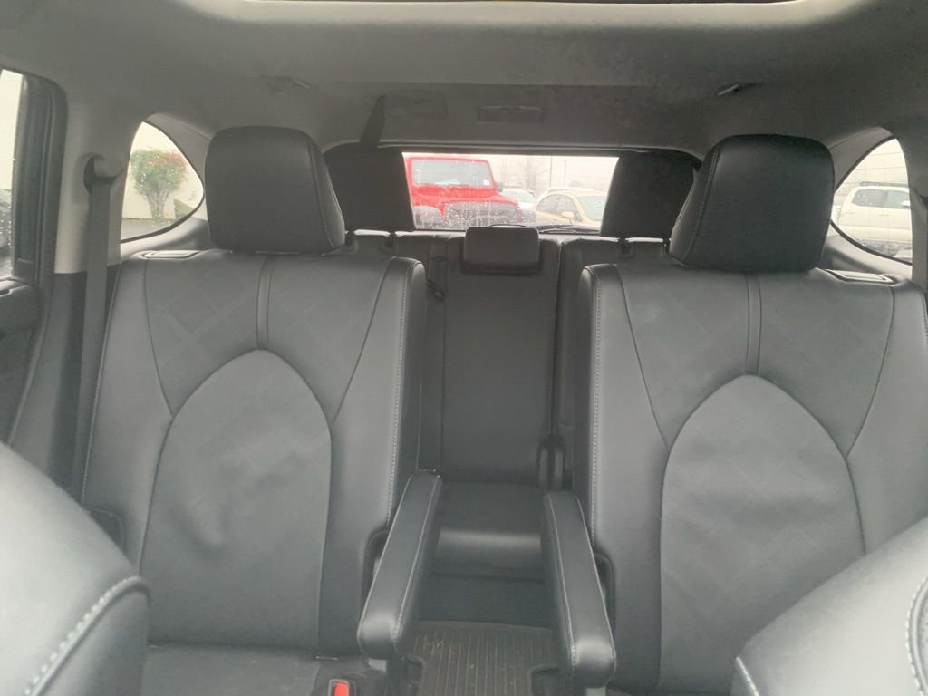 Used 2025 Toyota Highlander Platinum image 27
