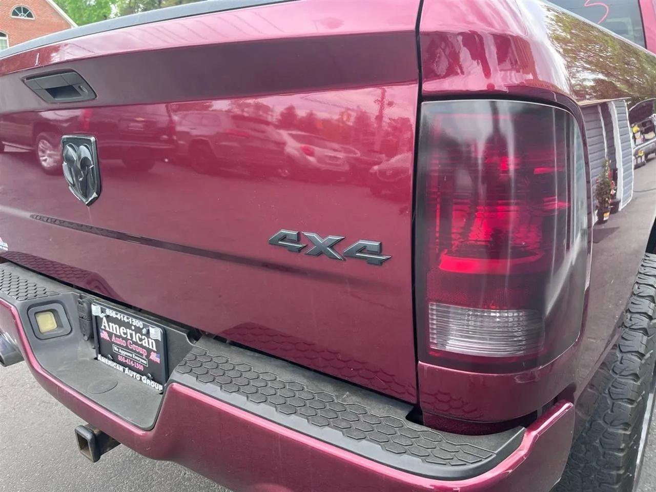Used 2017 RAM 1500 Express w/ Express Value Package AWD/4WD image 6