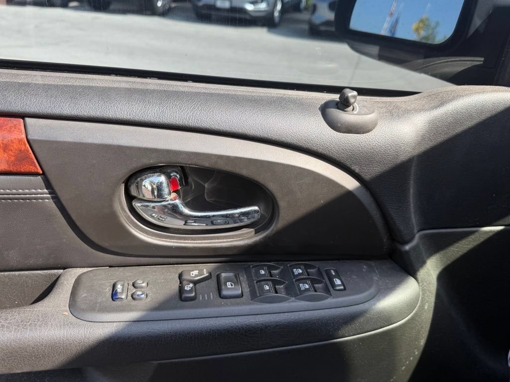 Used 2006 GMC Envoy Denali AWD/4WD image 6