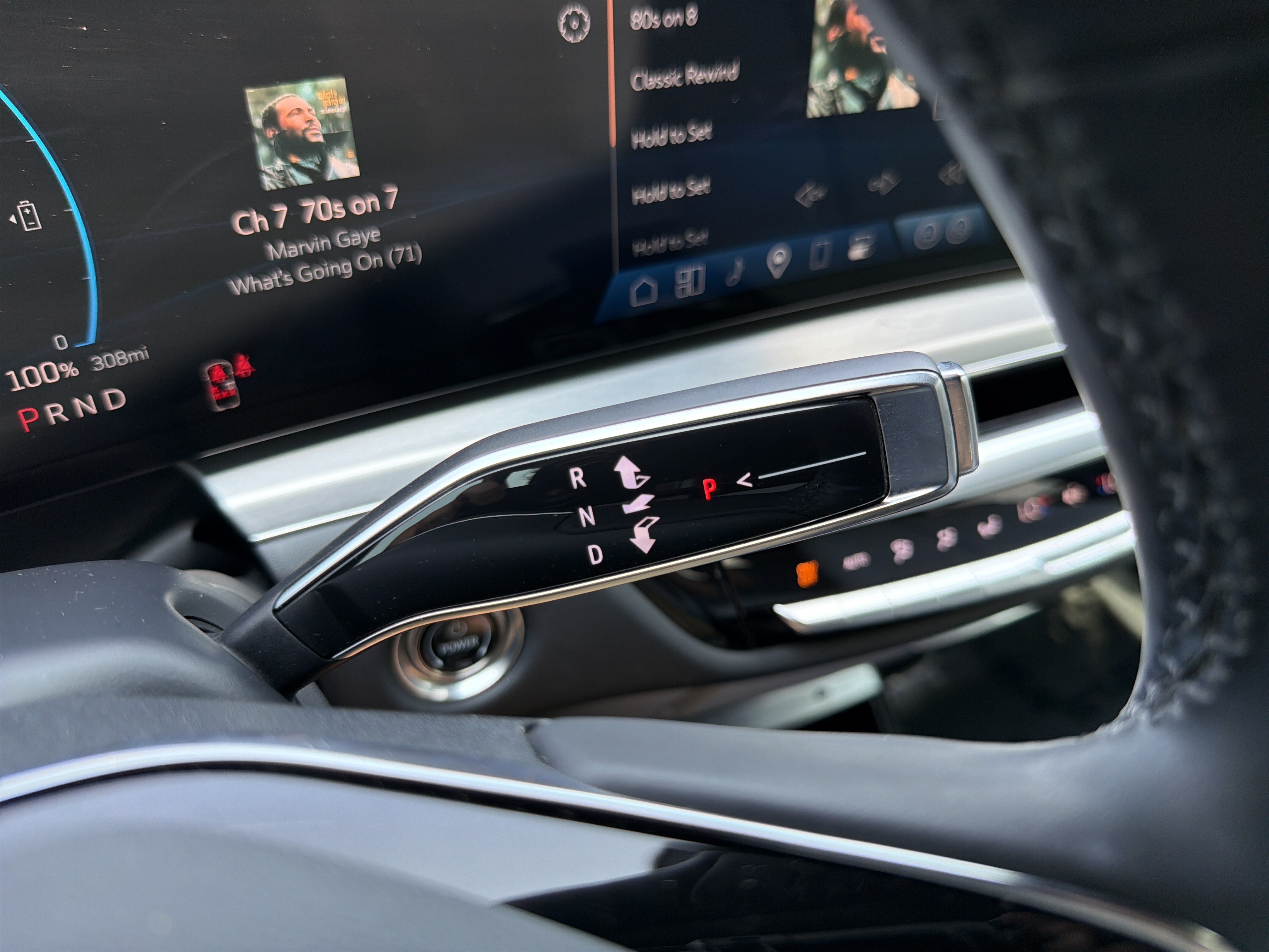 Certified 2024 Cadillac Lyriq Luxury AWD/4WD image 27