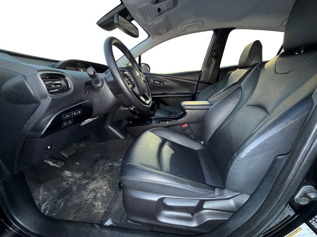 Used 2022 Toyota Prius XLE image 9