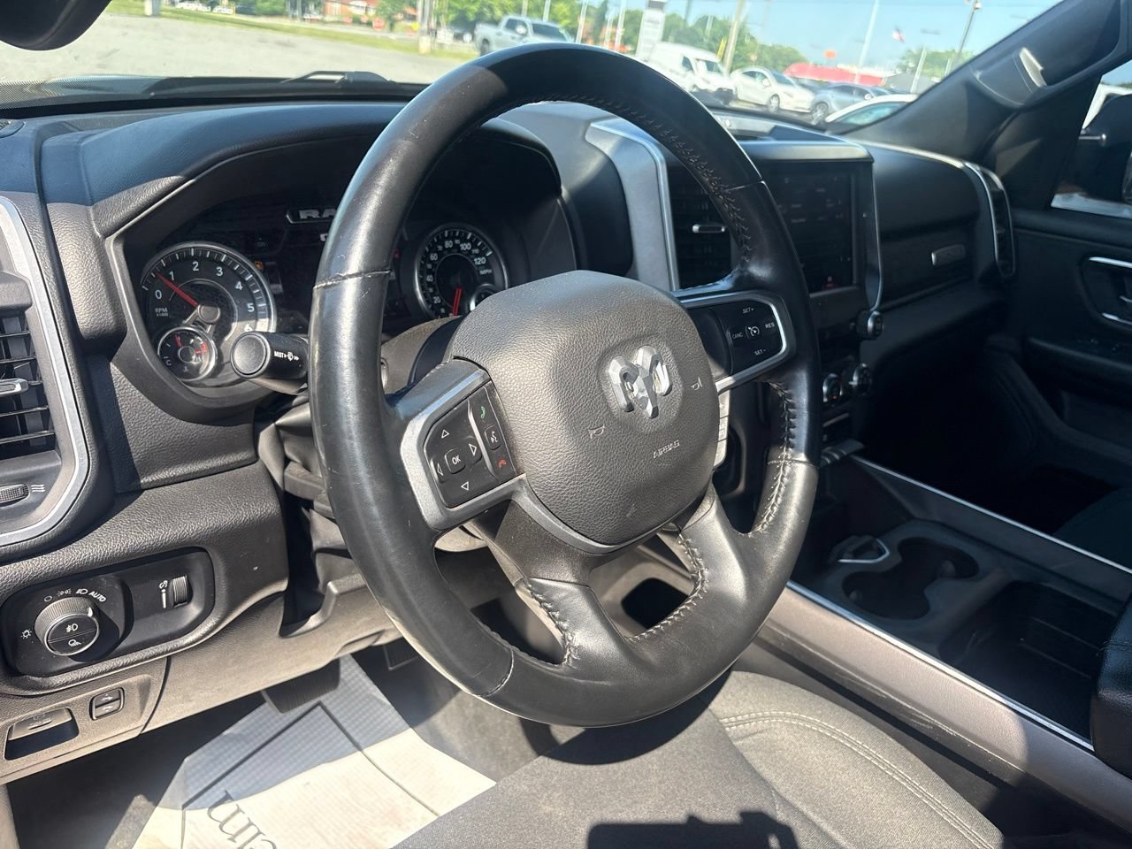 Used 2022 RAM 1500 Big Horn AWD/4WD image 4
