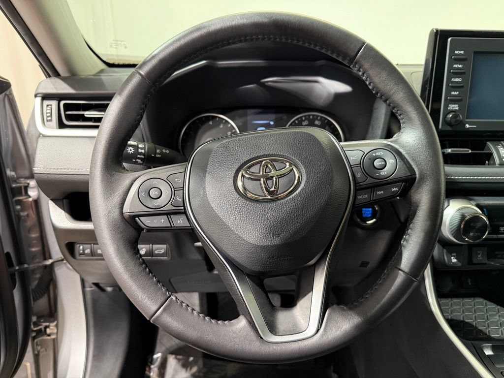 Used 2022 Toyota RAV4 XLE Premium AWD/4WD image 24