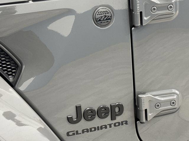 Used 2022 Jeep Gladiator Sport image 35