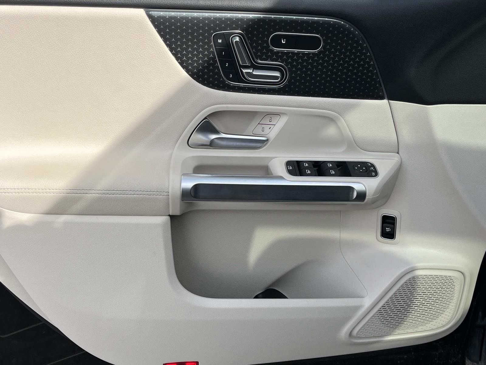 Certified 2025 Mercedes-Benz GLB 250 image 18