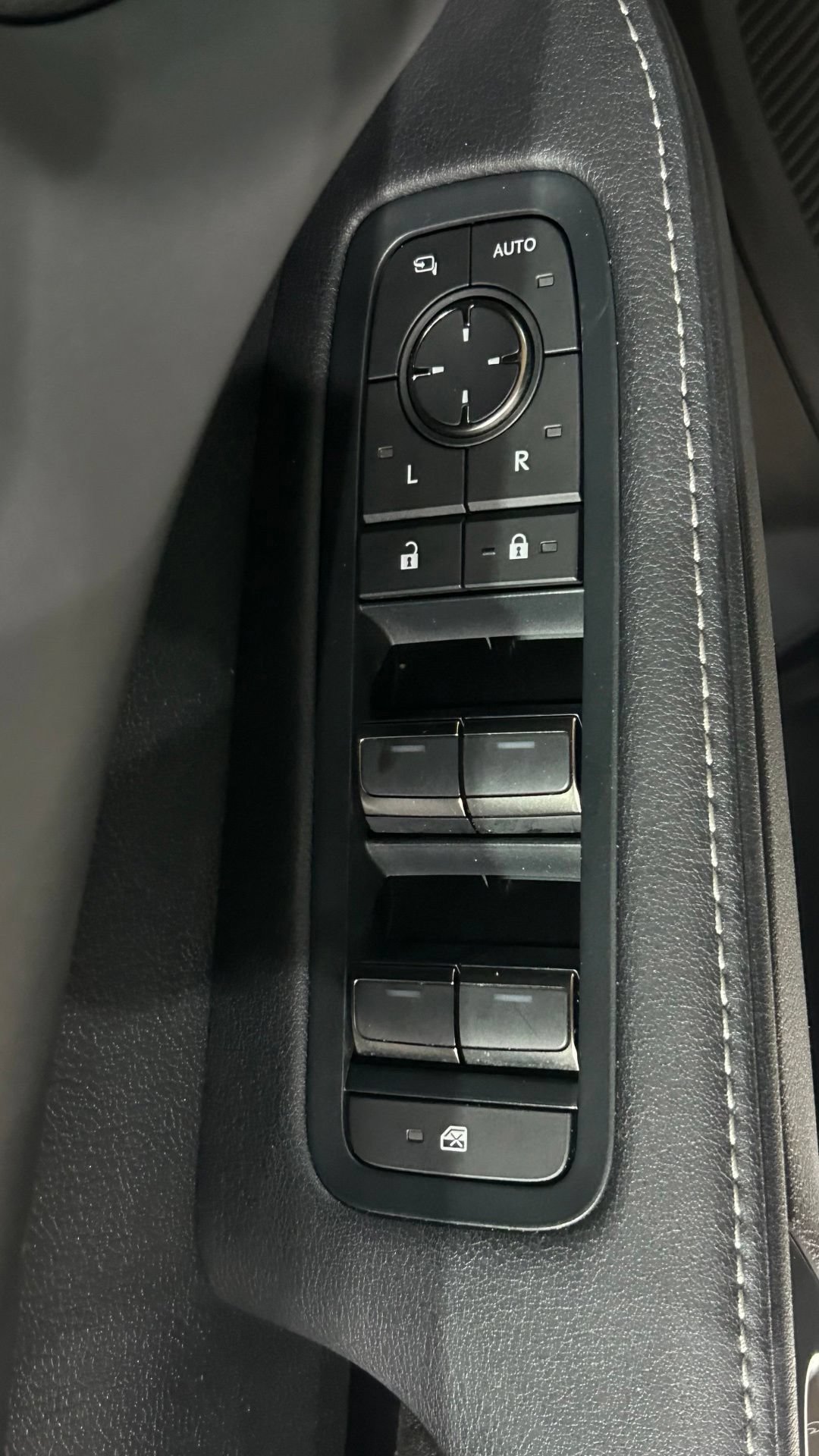 Used 2023 Lexus RX 350 Premium w/ Cold Area Package AWD/4WD image 37