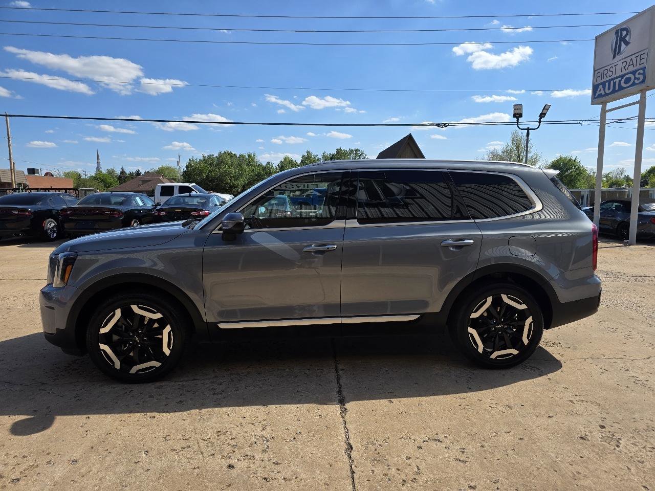 Used 2025 Kia Telluride S image 4