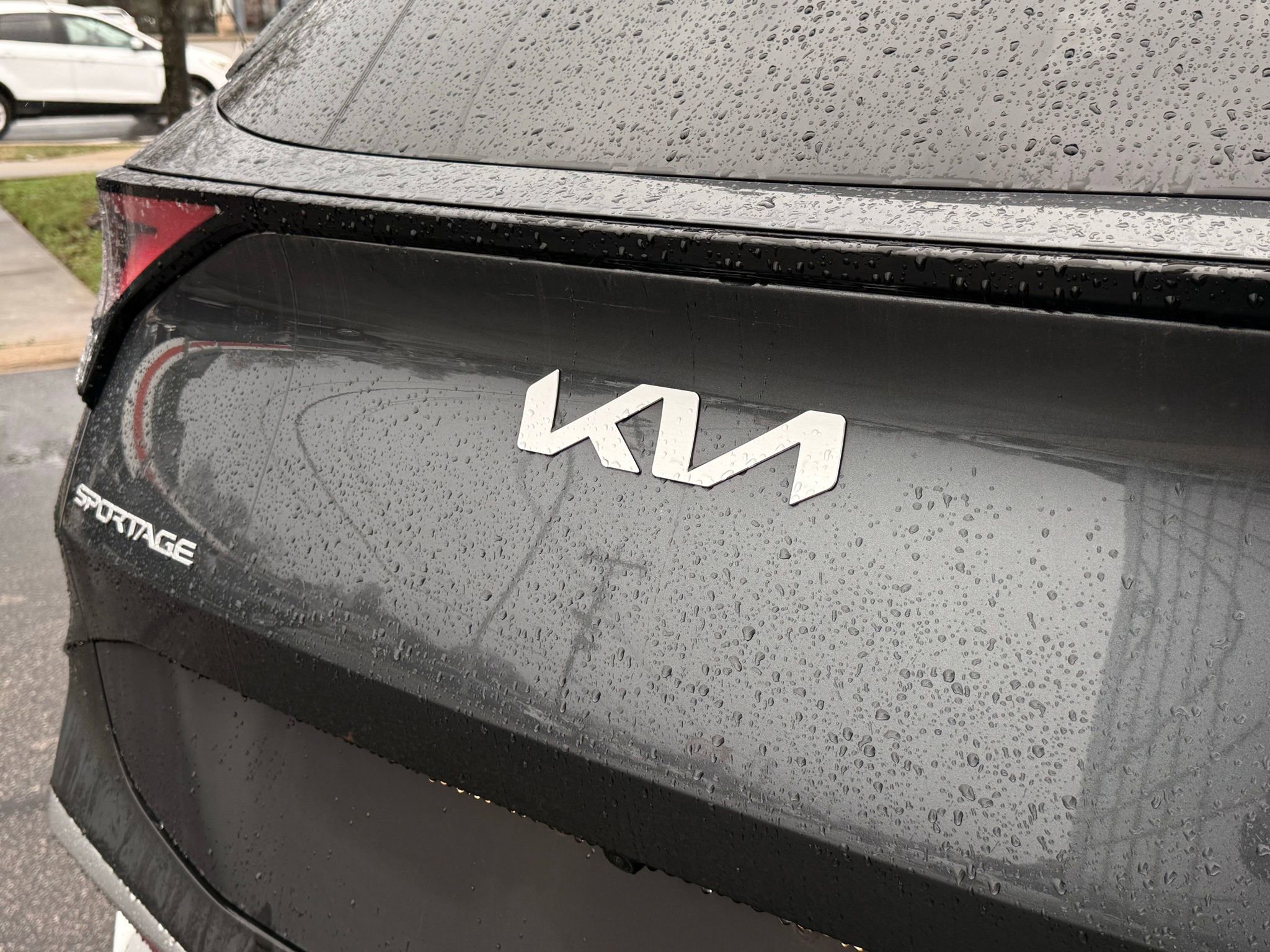 Used 2024 Kia Sportage LX image 9