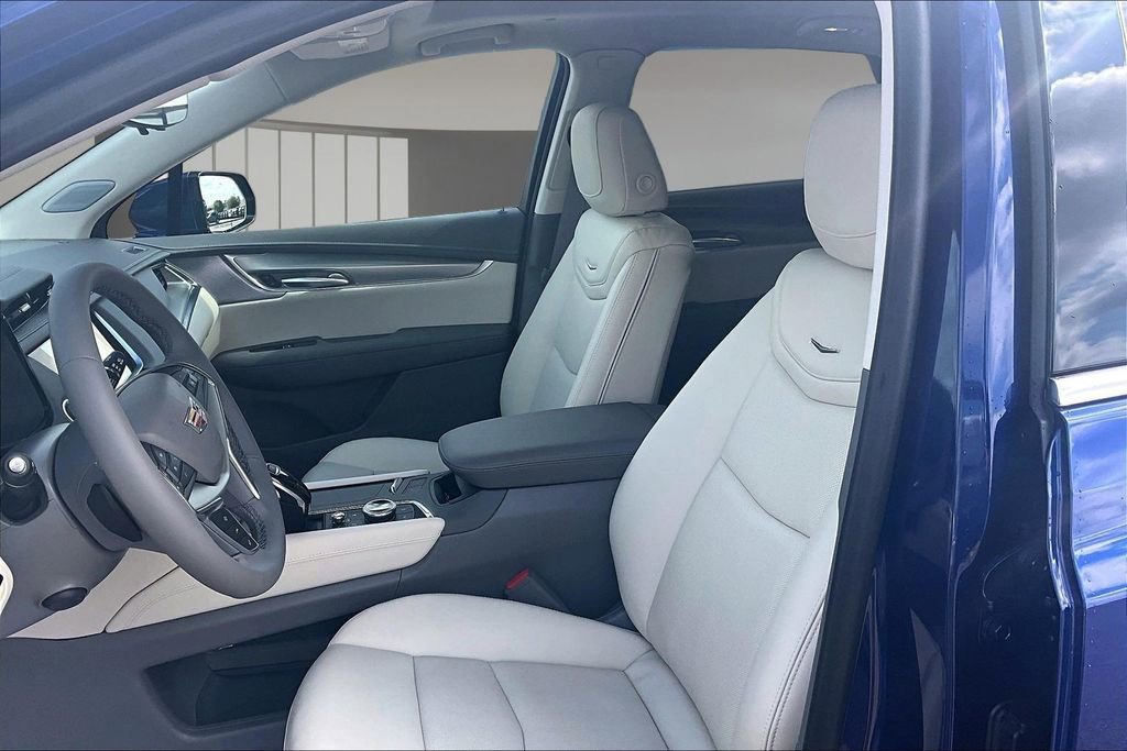 New 2026 Cadillac XT5 Premium Luxury w/ Driver Assist Package FWD image 9