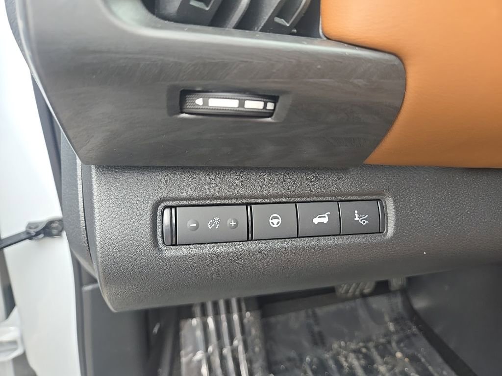 New 2026 Nissan Pathfinder Platinum image 13