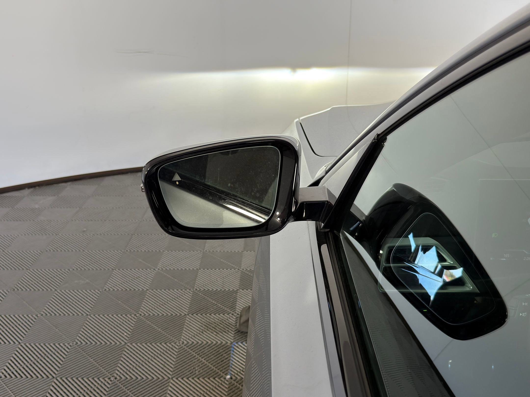 Used 2026 BMW 330i Sedan w/ M Sport Package image 18