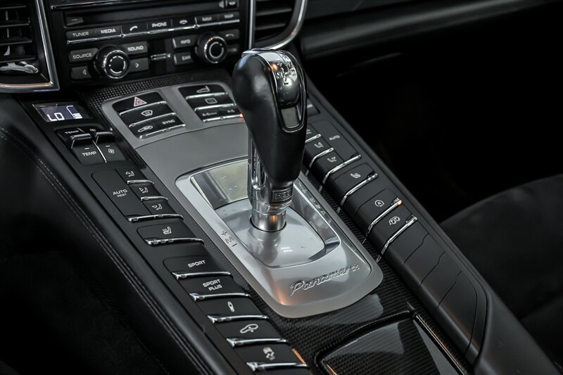 Used 2015 Porsche Panamera GTS AWD/4WD image 31