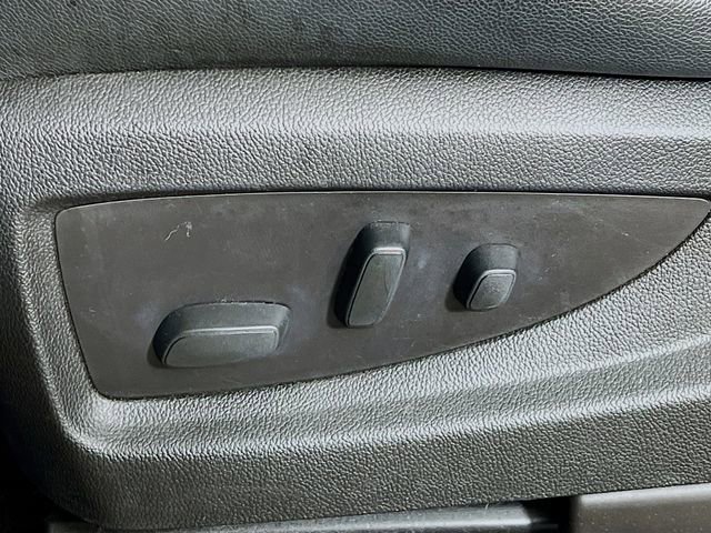 Used 2017 GMC Yukon SLT AWD/4WD image 11