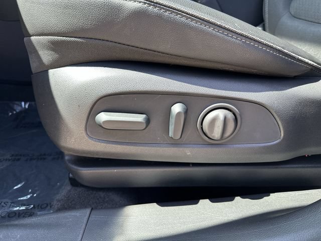 Certified 2023 Buick Encore GX Select w/ Sport Touring Package FWD image 16
