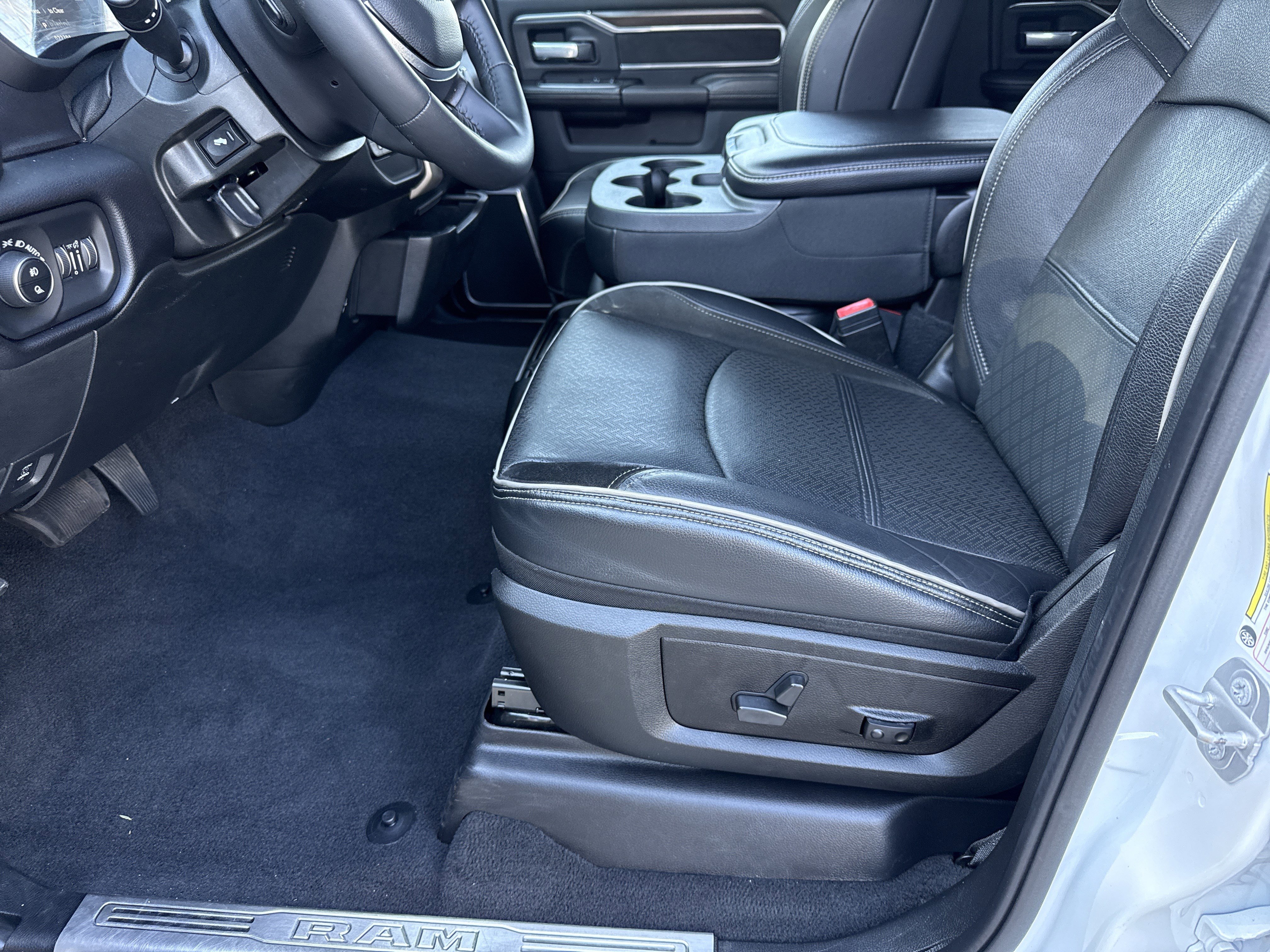 Used 2022 RAM 3500 Laramie image 9