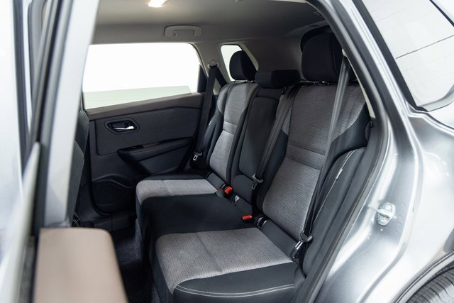 Used 2023 Nissan Rogue SV image 25