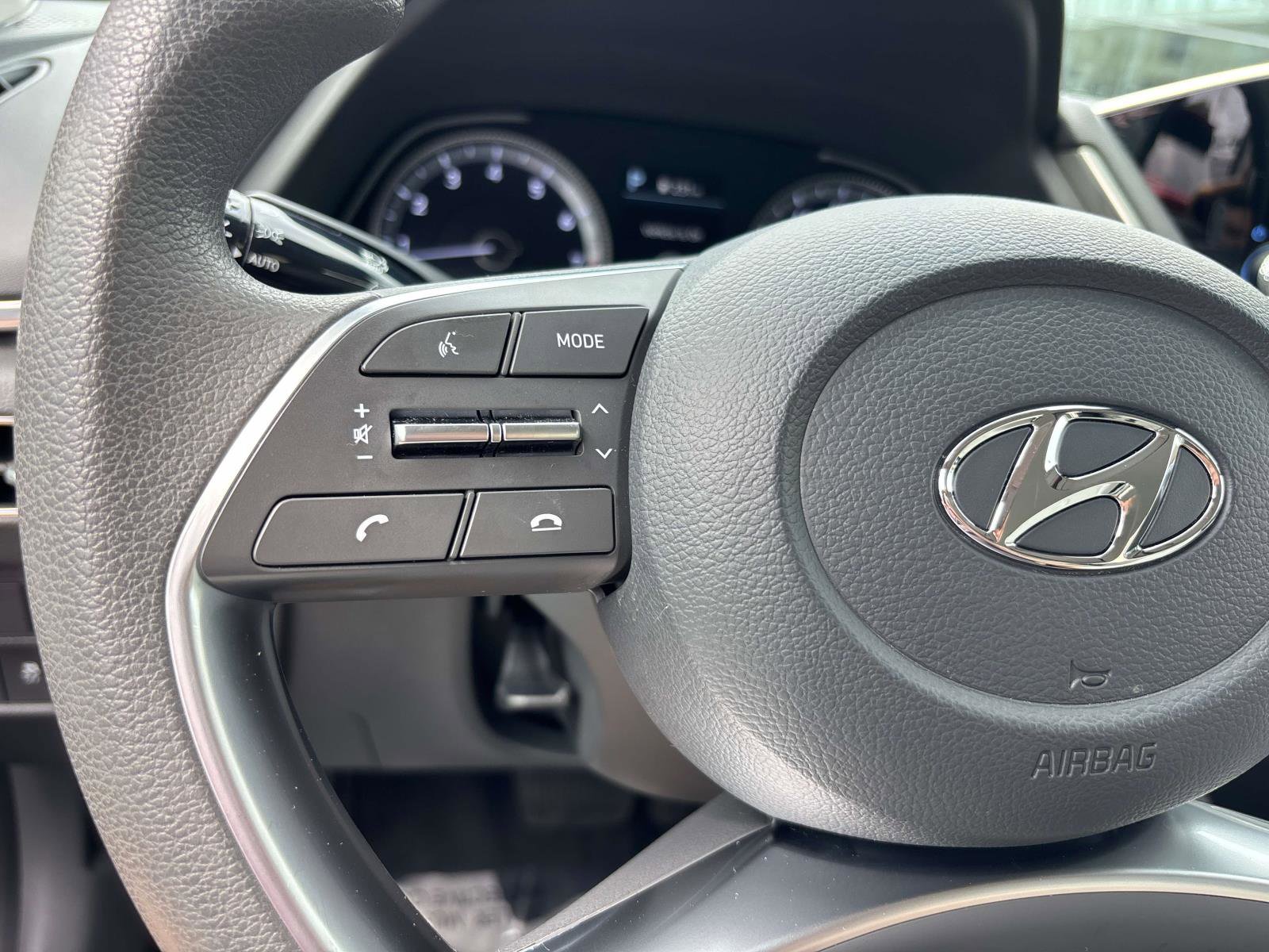 Used 2023 Hyundai Sonata SEL w/ Preferred Accessory Package FWD image 17