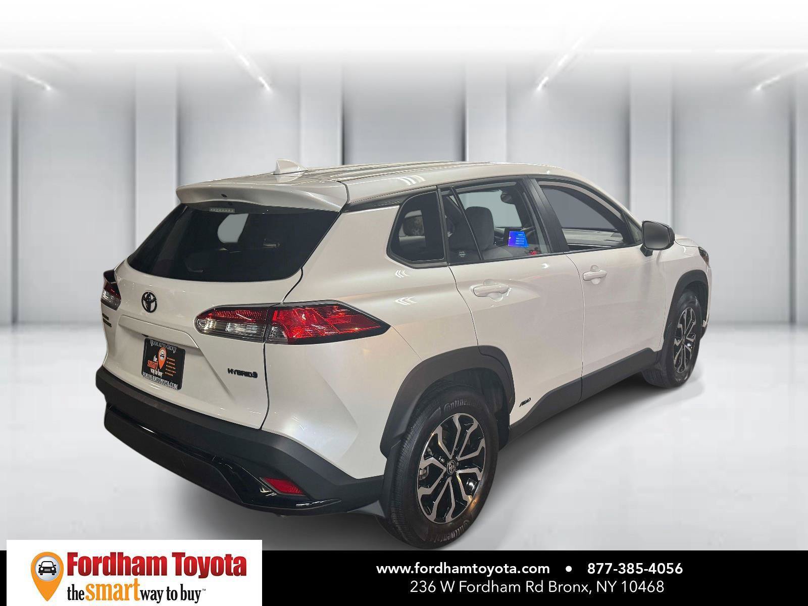 Used 2024 Toyota Corolla Cross AWD Hybrid image 7