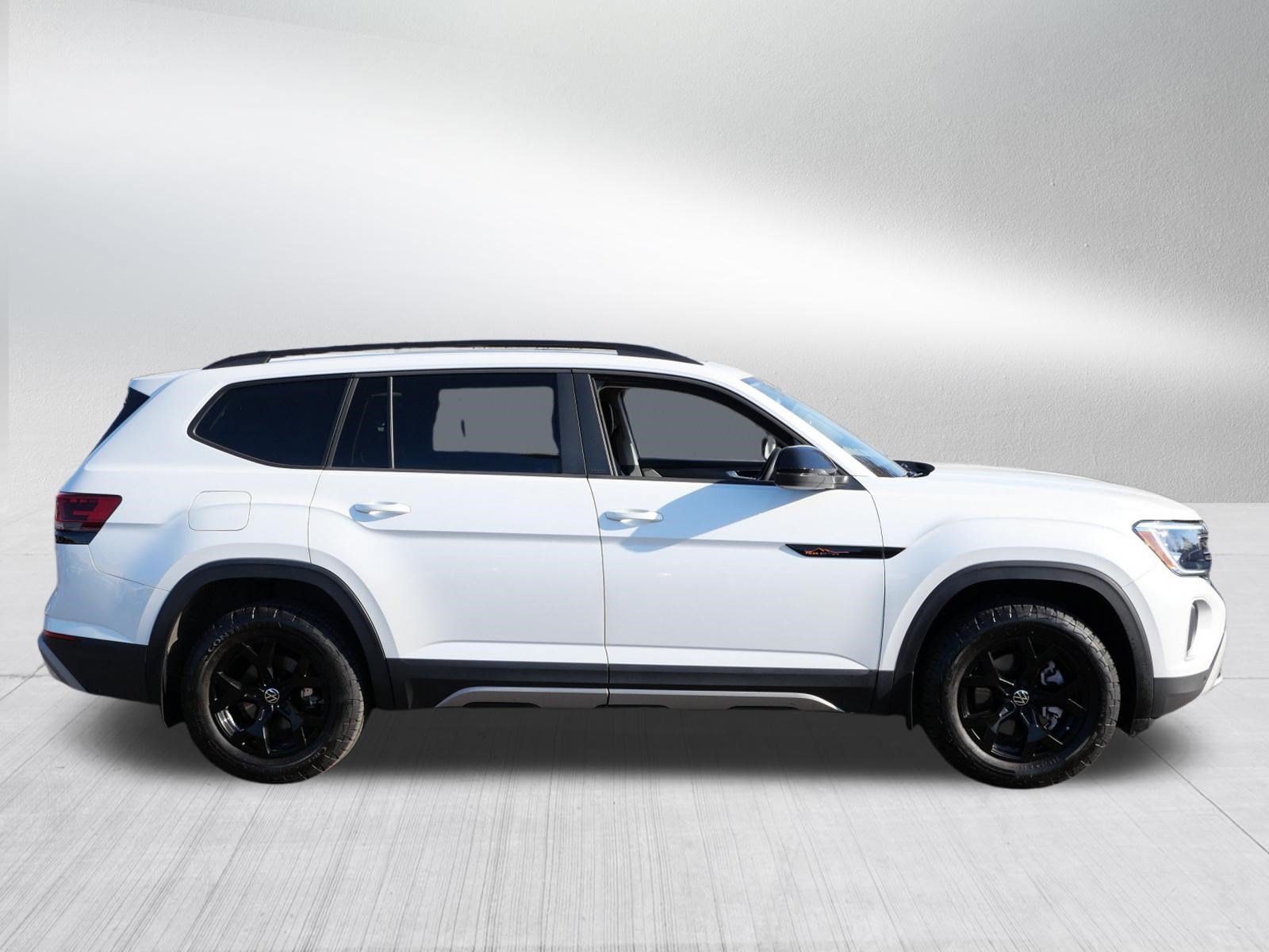 Certified 2024 Volkswagen Atlas Peak Edition SEL AWD/4WD image 8