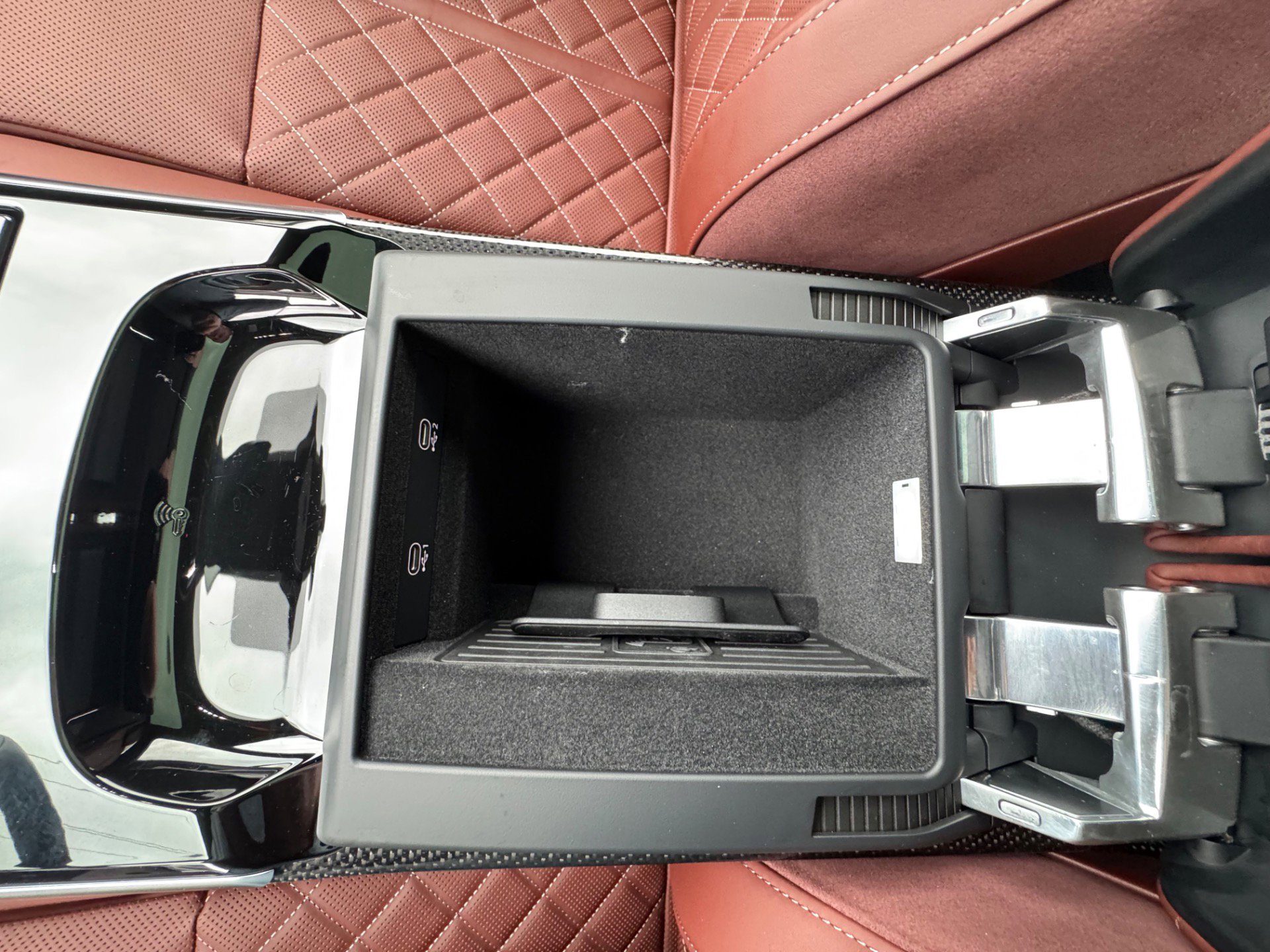 Used 2025 Audi S8 w/ Executive Package image 21