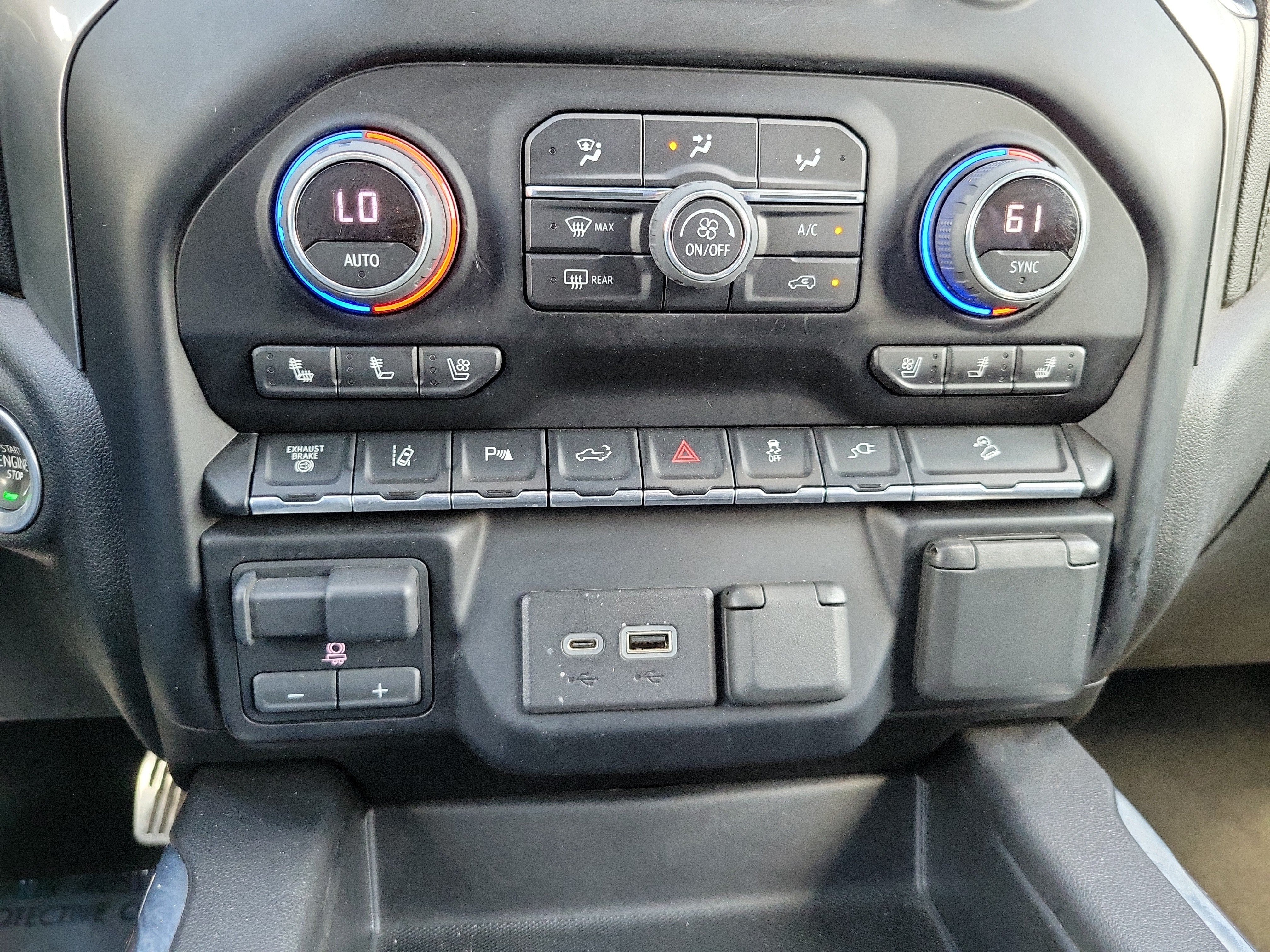 Used 2022 Chevrolet Silverado 2500 LTZ w/ LTZ Plus Package AWD/4WD image 23