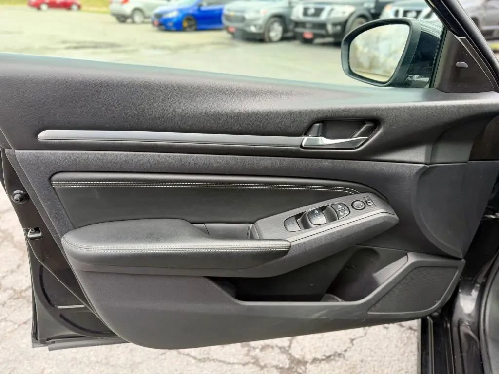 Used 2019 Nissan Altima 2.5 SV image 13