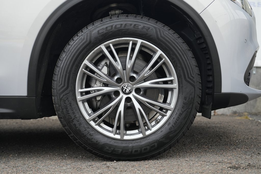 Used 2022 Alfa Romeo Stelvio Sprint image 12