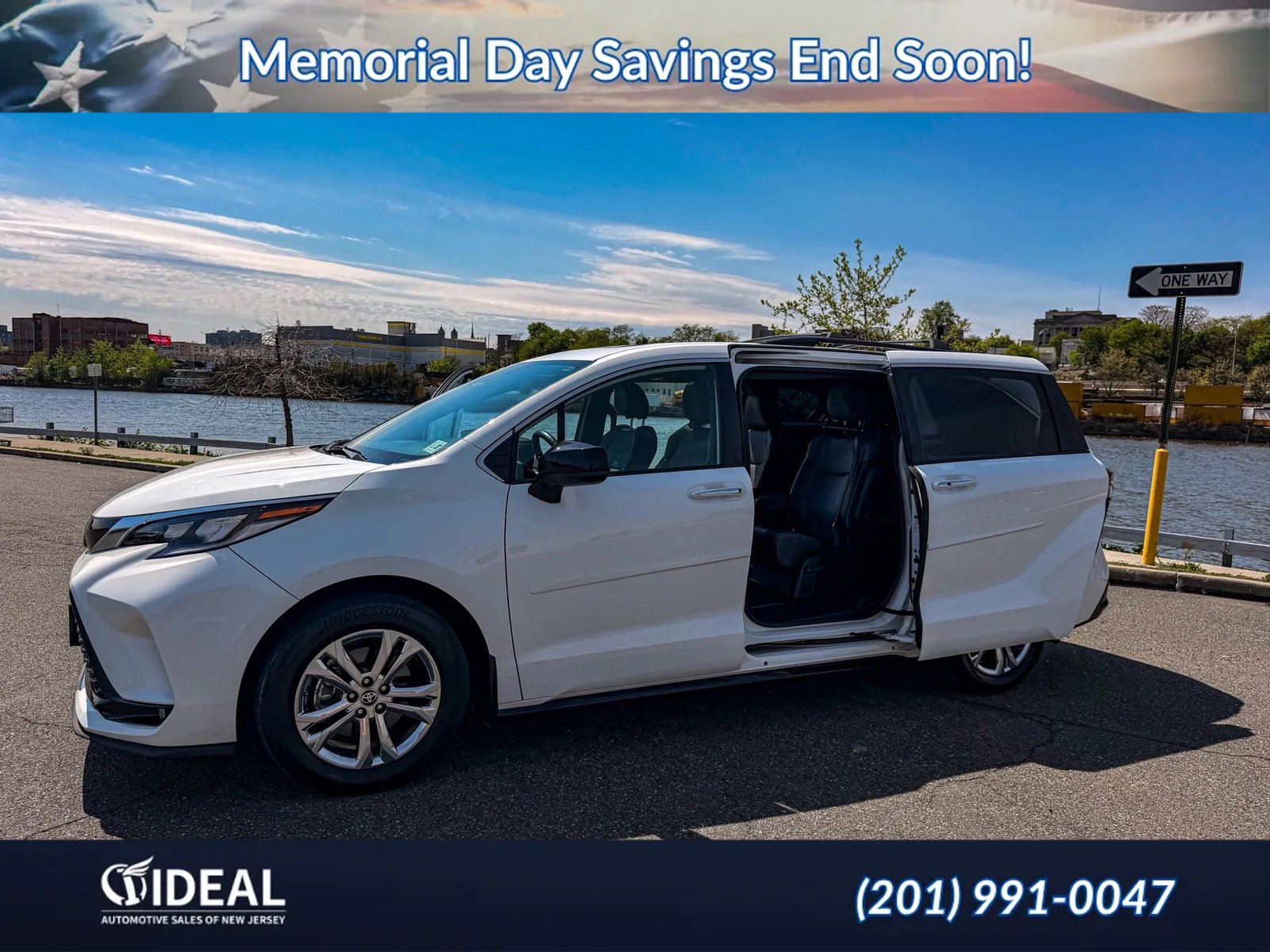Used 2022 Toyota Sienna XSE w/ XSE Plus Package AWD/4WD image 13