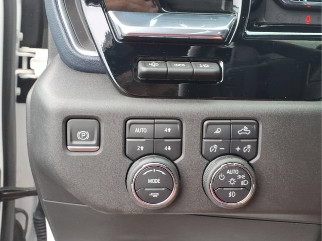 Used 2024 Chevrolet Silverado 1500 High Country AWD/4WD image 15