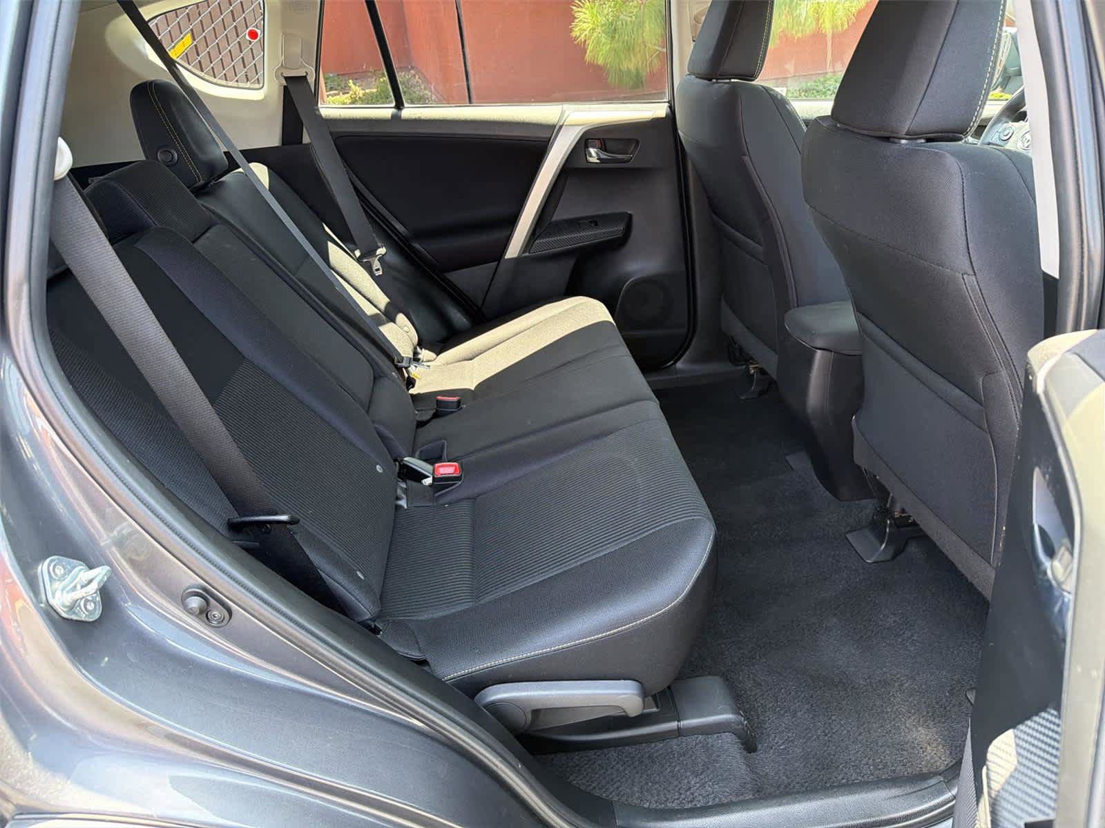 Used 2015 Toyota RAV4 XLE FWD image 14