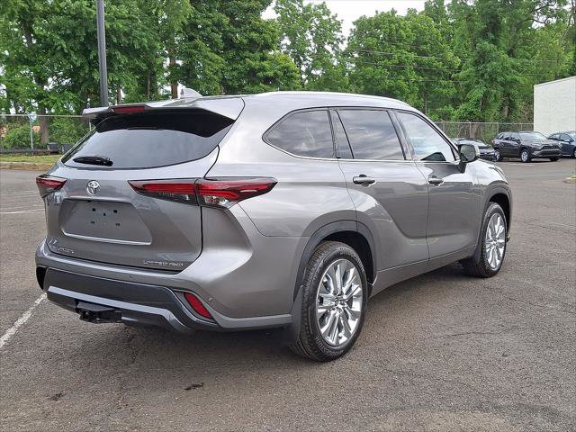 Certified 2026 Toyota Highlander Limited AWD/4WD image 27