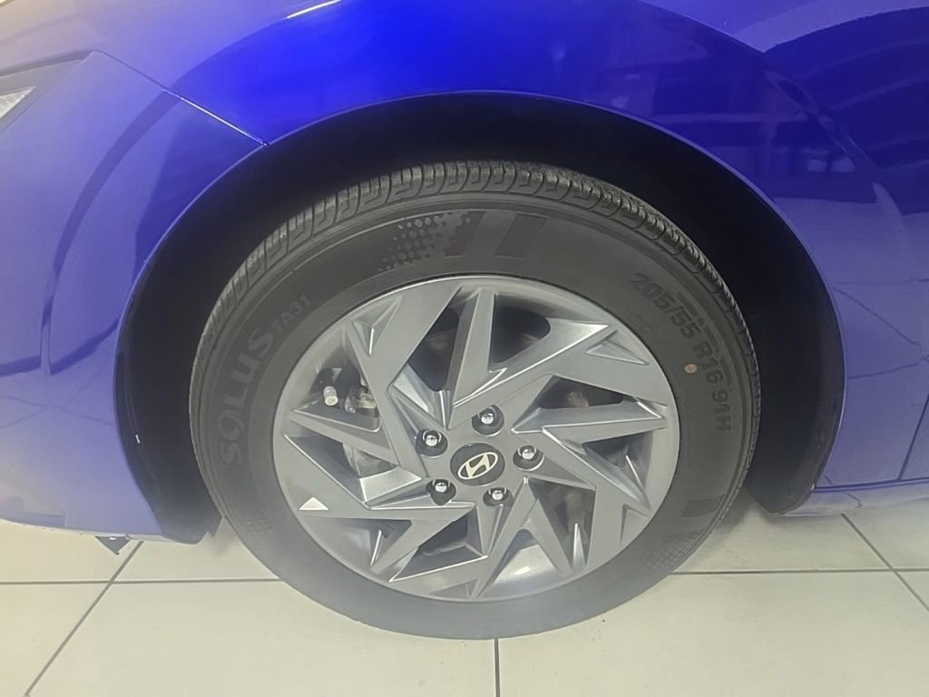 Used 2024 Hyundai Elantra SEL image 9