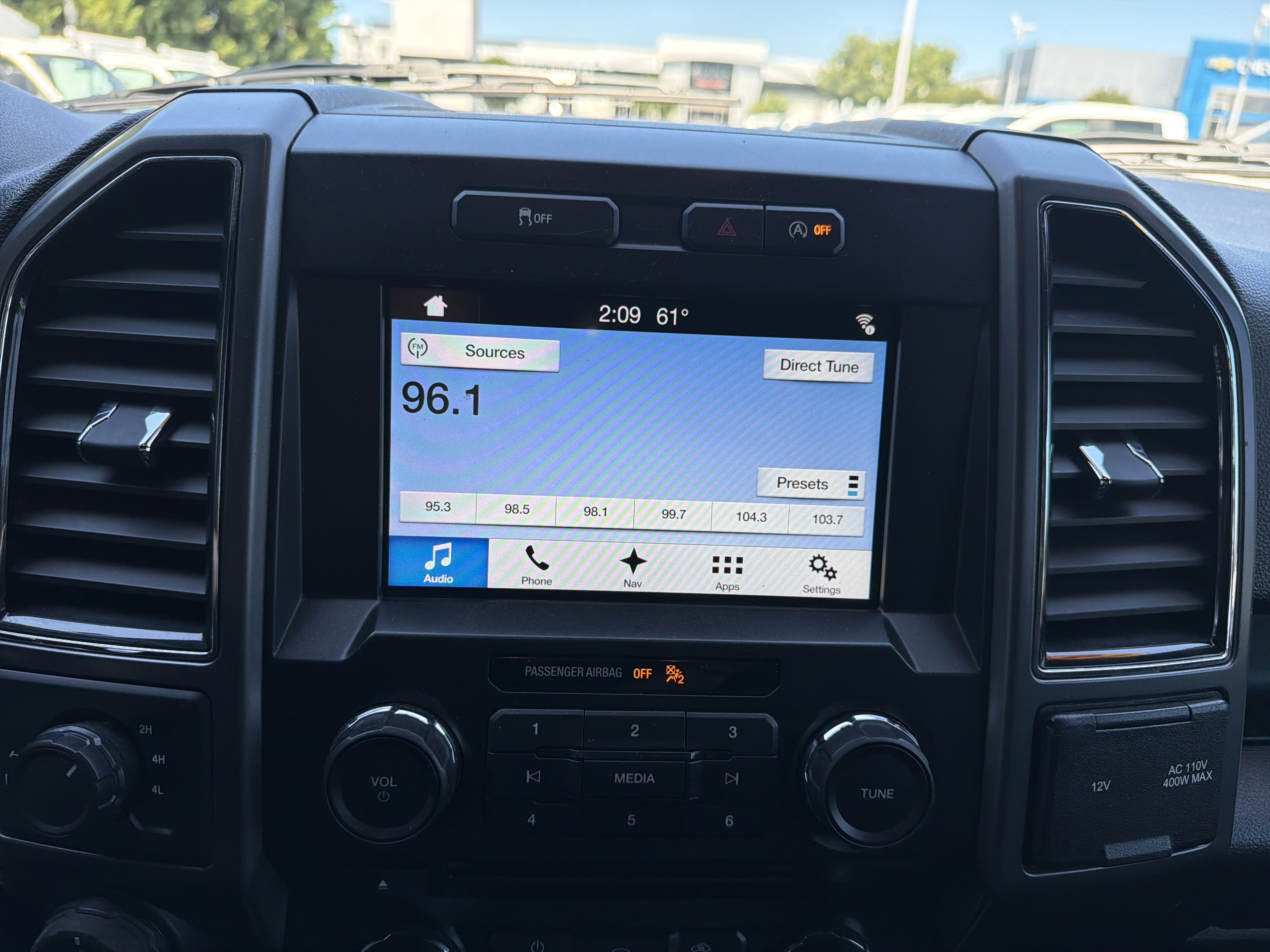 Used 2018 Ford F150 XLT w/ Equipment Group 302A Luxury AWD/4WD image 23