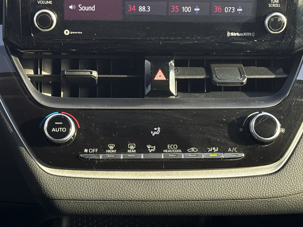 Used 2022 Toyota Corolla LE FWD image 32