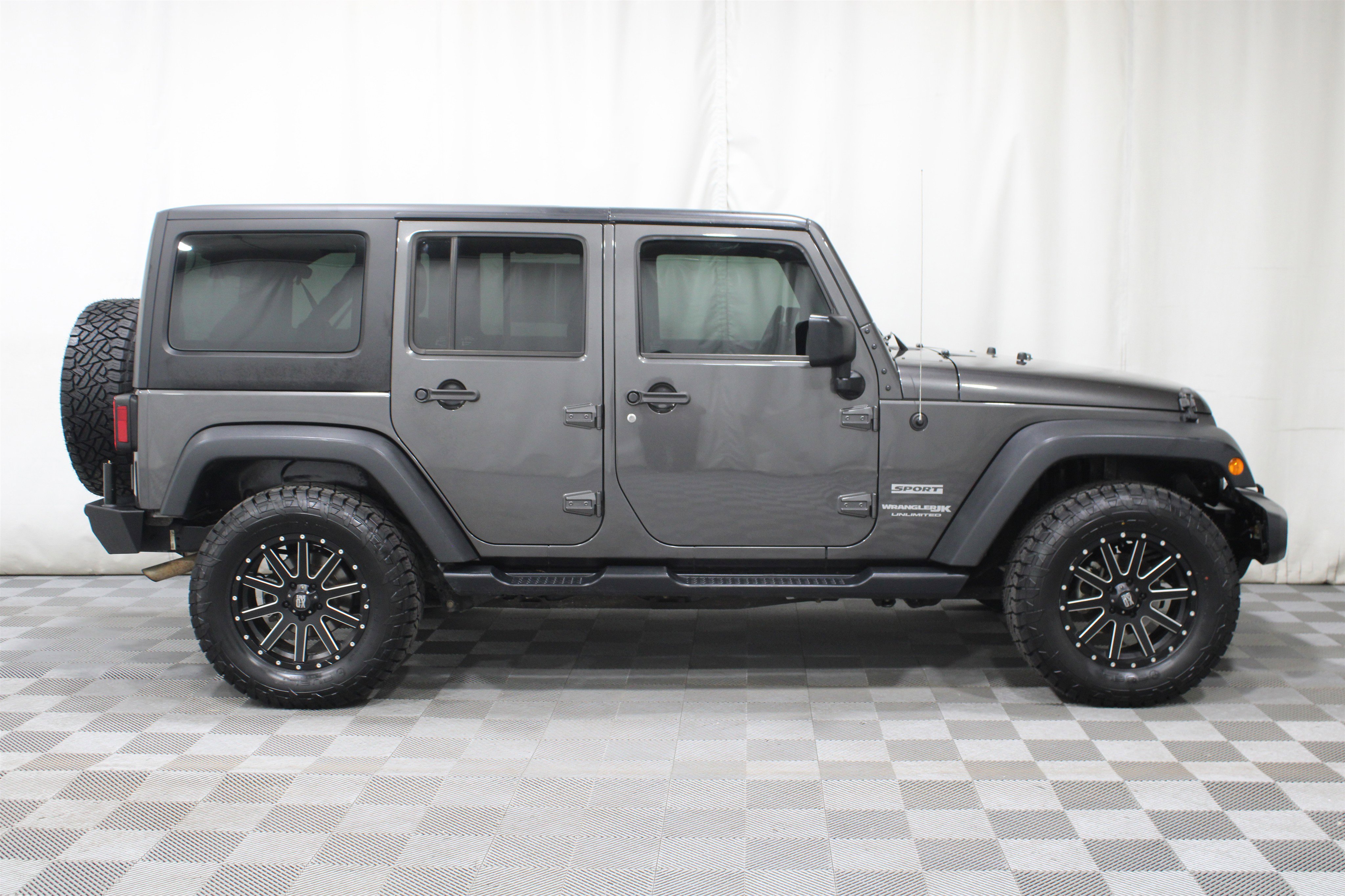 Used 2018 Jeep Wrangler Unlimited Sport image 22
